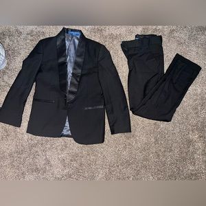 Boys size 7 suit jacket and pant